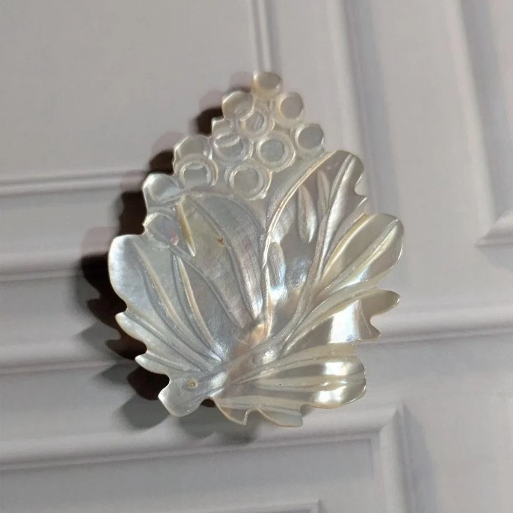 Vintage‎ Hand Carved Mother of Pearl Shell Leaf Berry Fur Clip Iridescent 2 Inch
